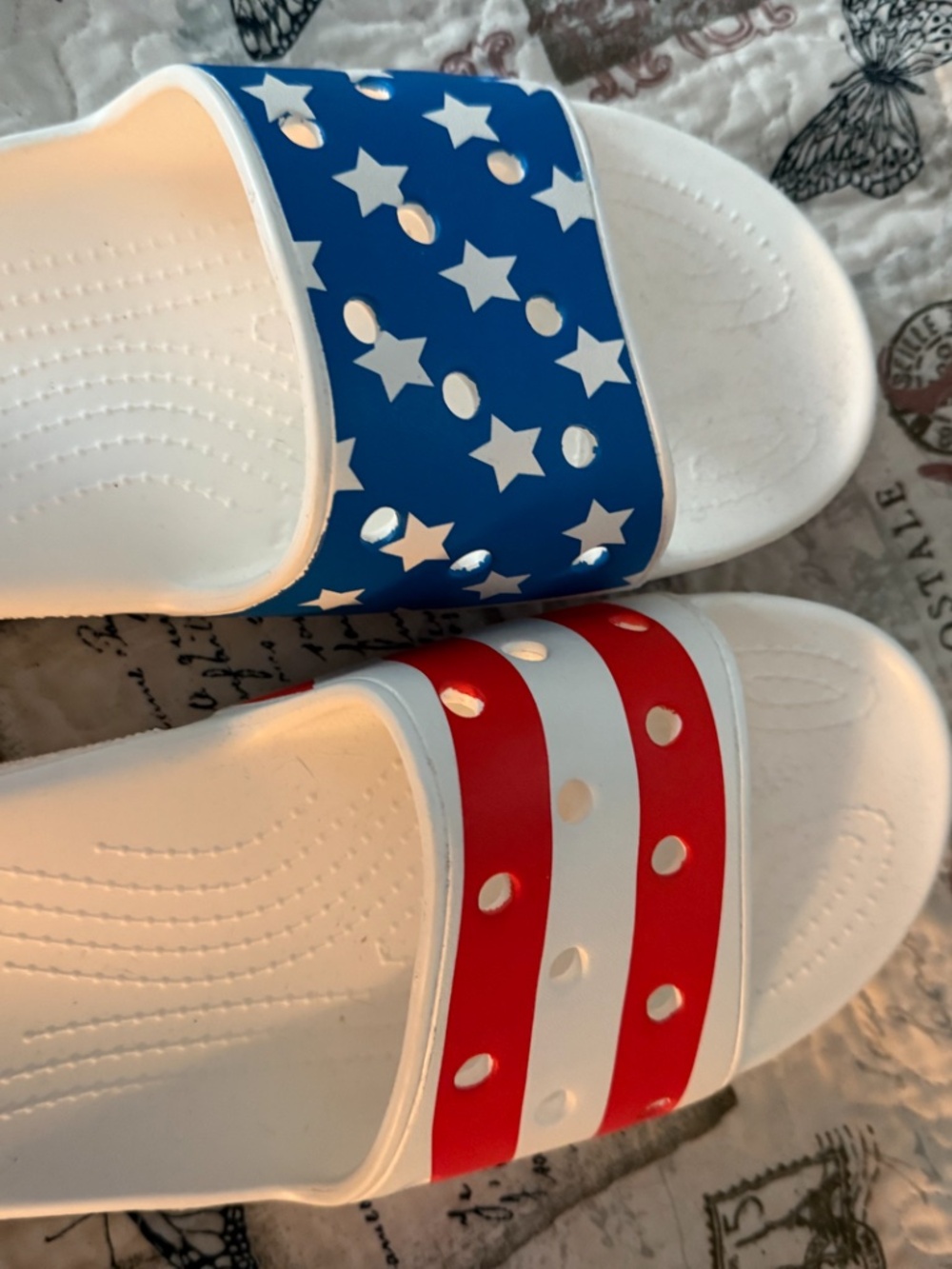 Mens crocs slides never worn - Picture 3 of 3